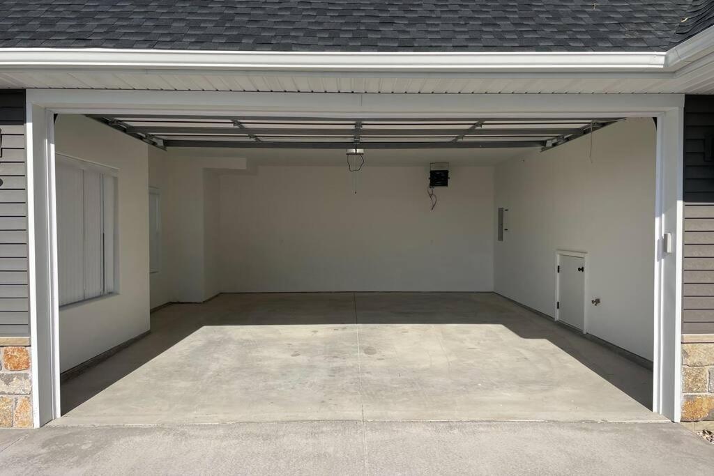 New Beautiful 3 Bedroom Condo In Bettendorf Kültér fotó
